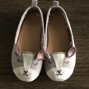 Old Navy toddler gray puppy flat shoes in size 8